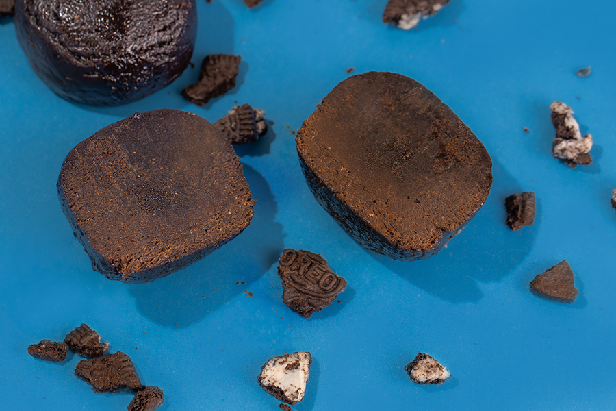 Probites Cookies & Cream — cross sections with cookie crumb